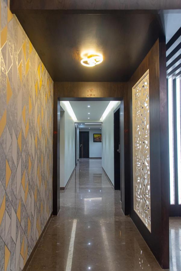 Hotel Royal Livin พาราณสี ภายนอก รูปภาพ