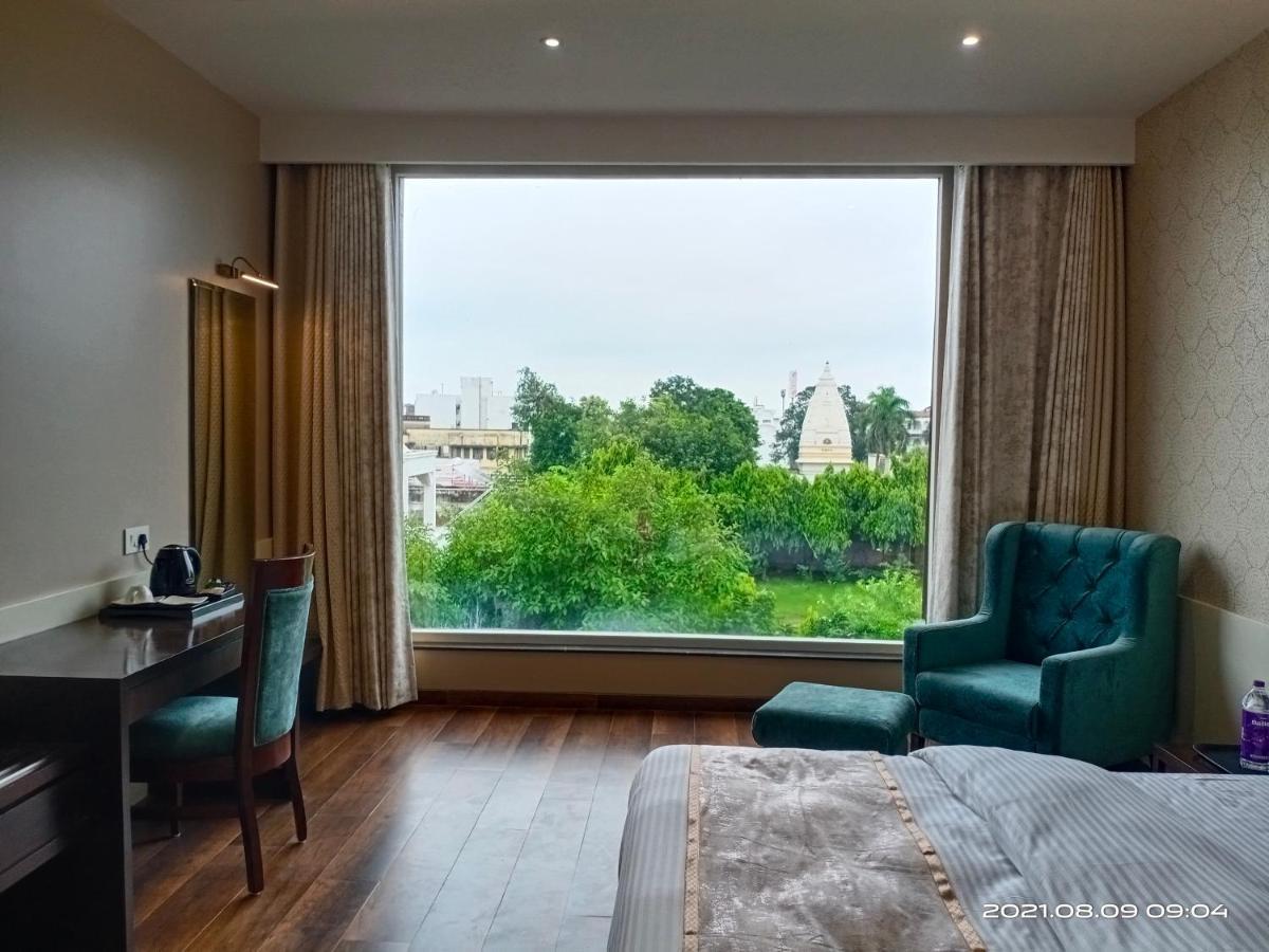 Hotel Royal Livin พาราณสี ภายนอก รูปภาพ
