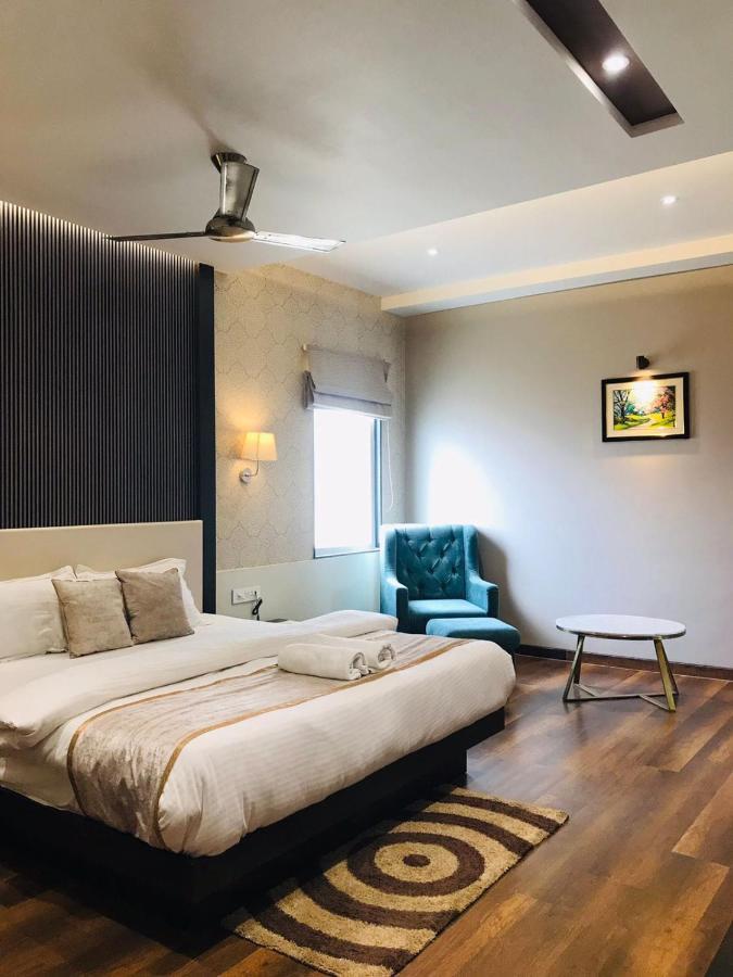 Hotel Royal Livin พาราณสี ภายนอก รูปภาพ